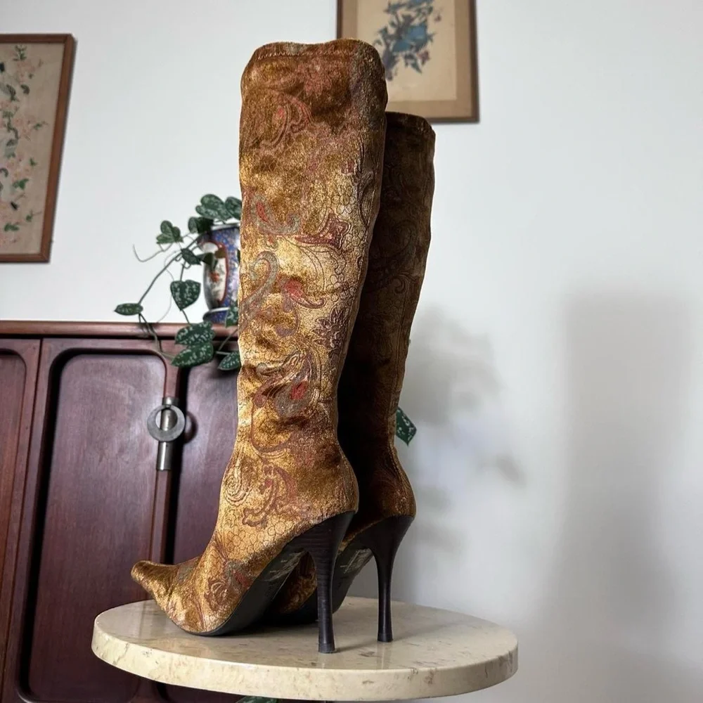 Vintage 90s 2000s knee high square pointed toe high heel, velvet paisley pattern - Picture 5 of 8